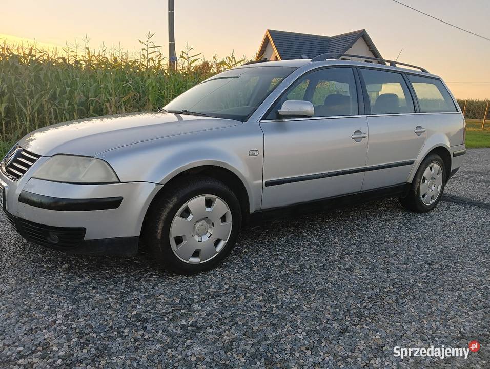 Sprzedam Volkswagen Passat srebrny Paniewo