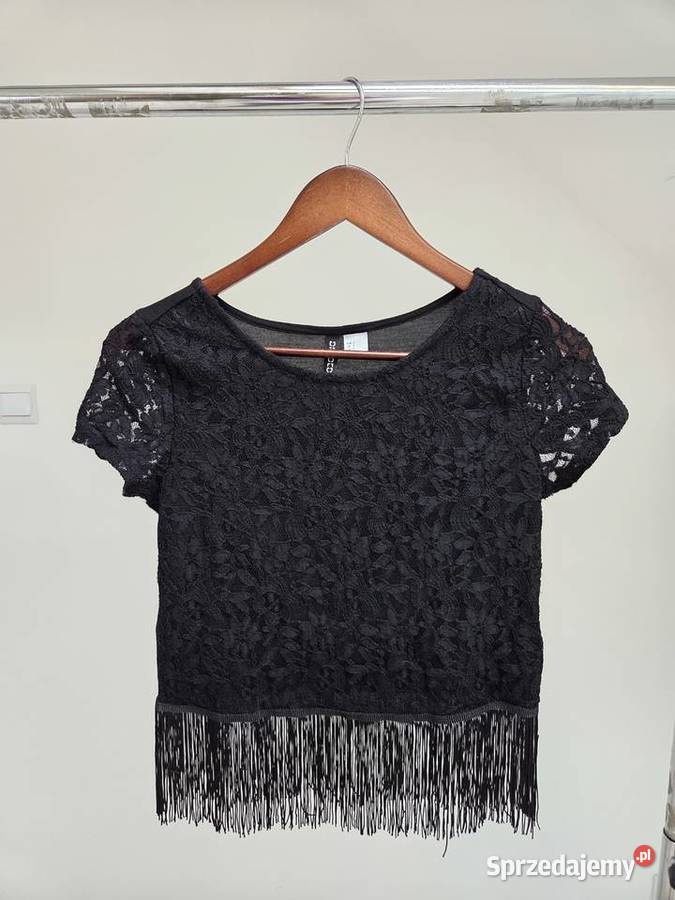 Bluzka top tshirt czarna koronkowa z frędzlami krótki