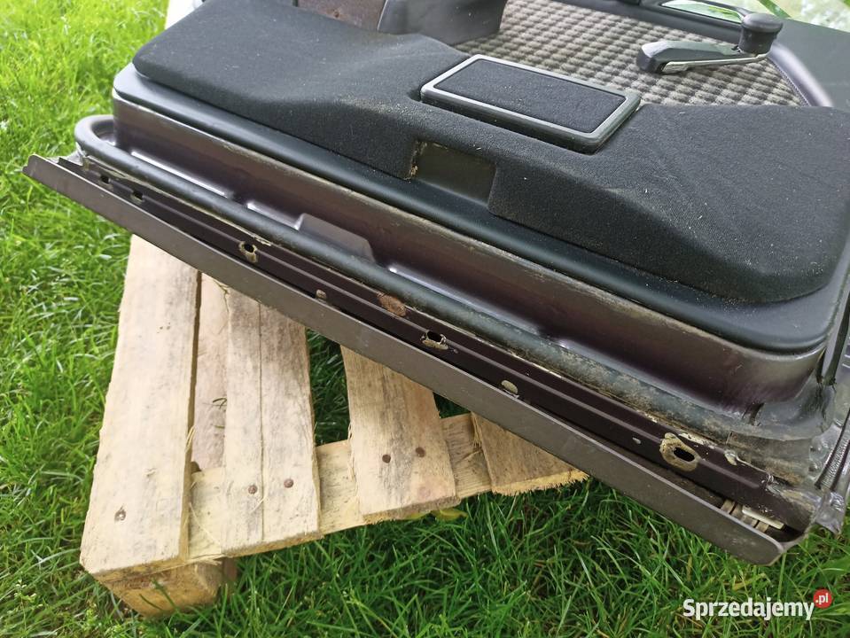 Mercedes W124 TE kombi drzwi lewe tył tylne Sieradz