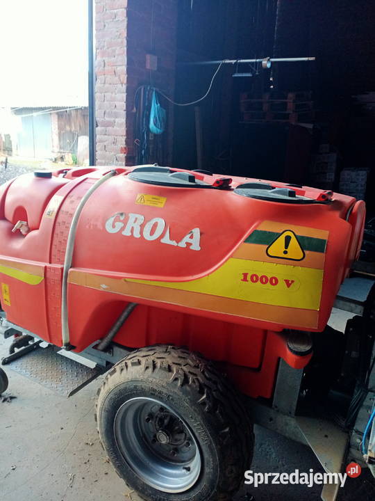 Opryskiwacz Agrola do upraw jagodowych Urzędów