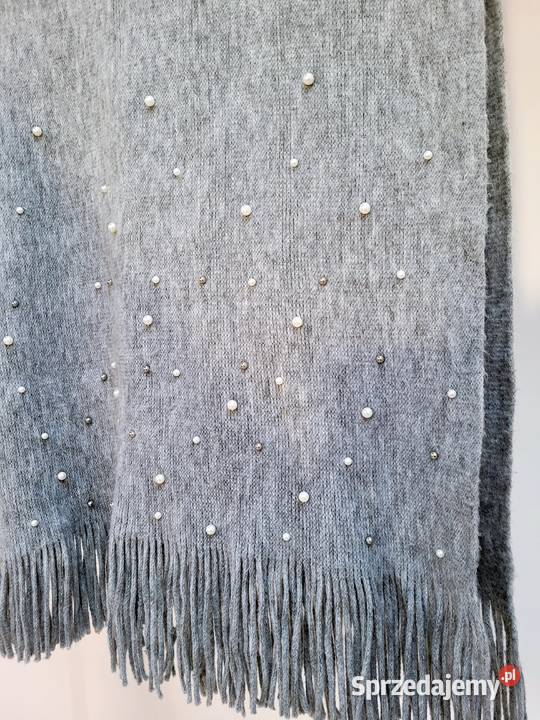 Szary szalik z frędzlami z dżetami perełkami