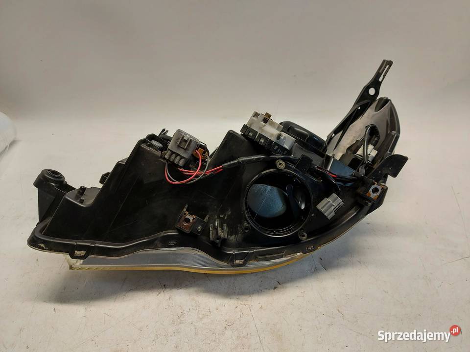SUBARU Forester III SH Lampa przód prawa RHD UK Lampy przednie