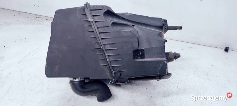 OBUDOWA FILTRA POWIETRZA AUDI A6 C6 4F0133835M Przystajń