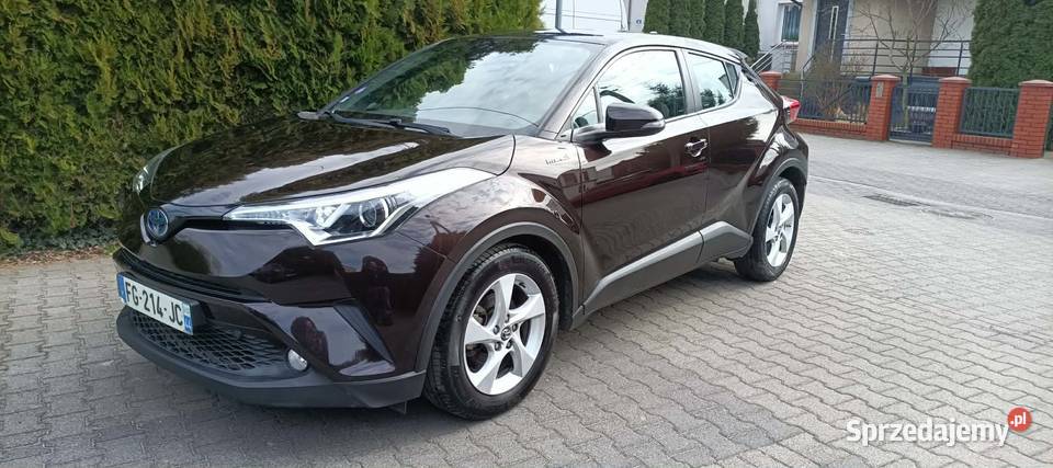 Toyota CHR hybryda oszczędność Leszno