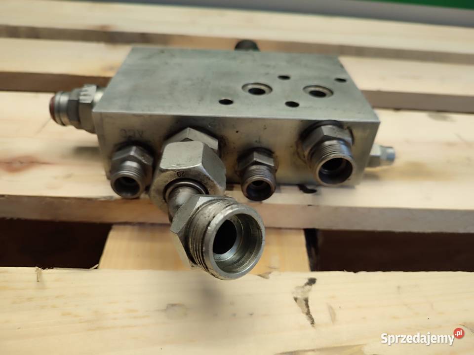 Zawór rozdzielacza 295930 Manitou MLT 741 Wilkowo sprzedam
