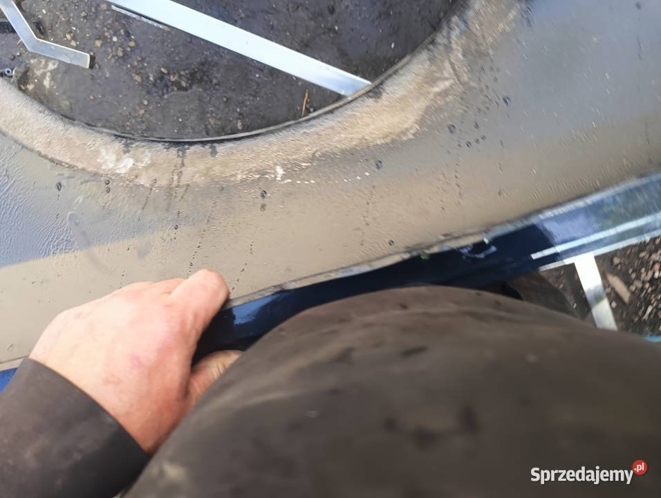 Błotnik W208 CLK kolor 189 totalnie bez