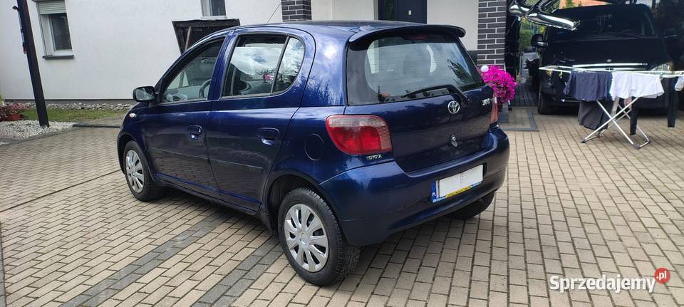 Toyota Yaris 10 VVTI 2002r Nowy akumulator Wałdowo Szlacheckie sprzedam