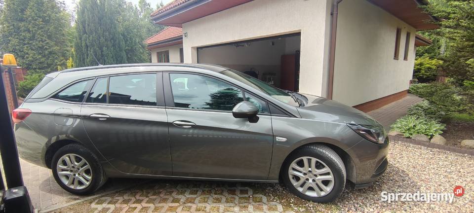 Opel Astra Sports Tourer kombi 14 benzyna 150 światła do jazdy dziennej mazowieckie Zaborów