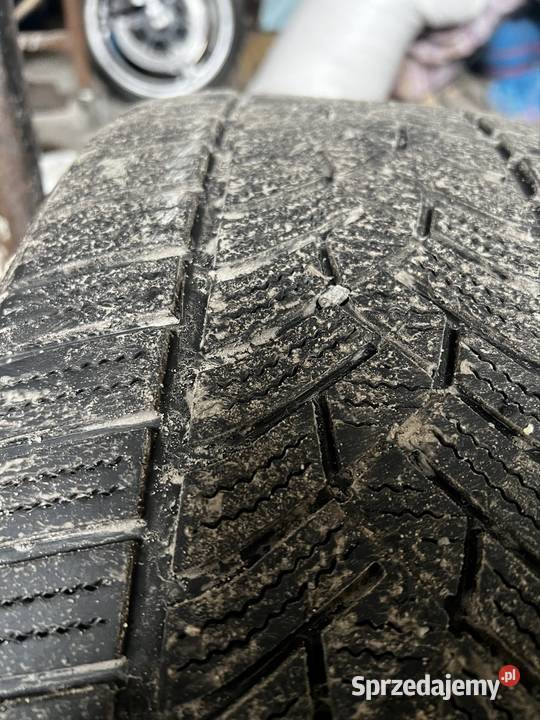 Opona zimowa goodyear 2254518 z 20r 5mm 45 Zajączków sprzedam