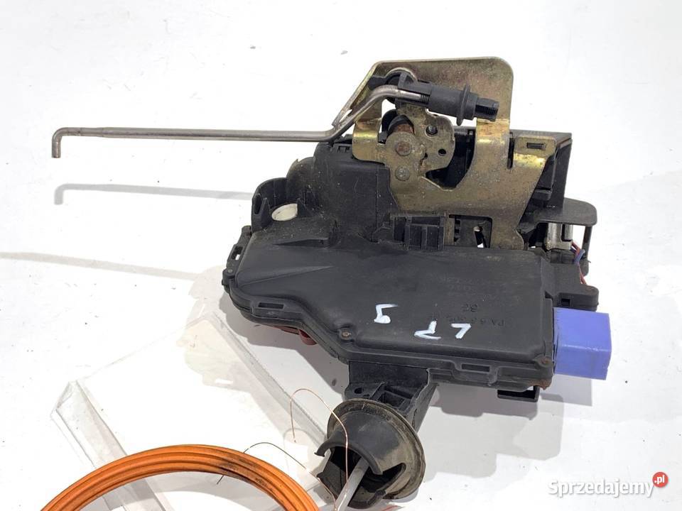 ZAMEK DRZWI LEWY PRZÓD AUDI A3 8P Hatchback 0313