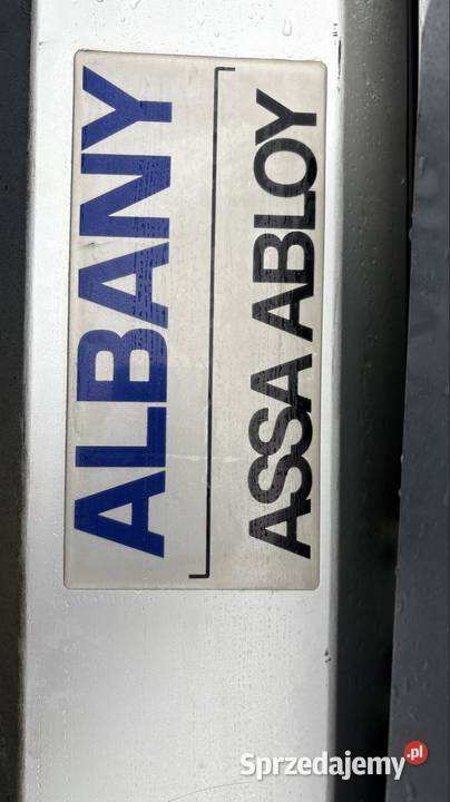 Brama szybkobieżna rolowana ASSA ABLOY 330x310 dolnośląskie Gaworzyce