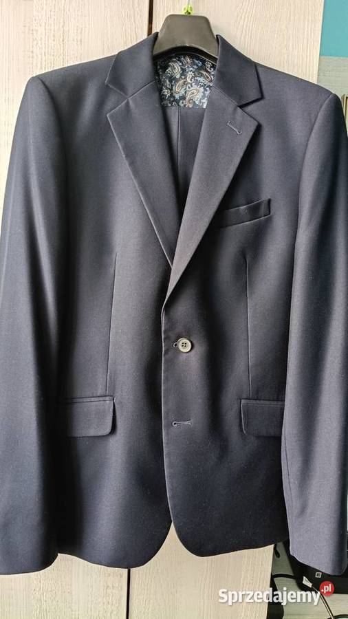 Sprzedam garnitur na 176 Odzież wyjściowa