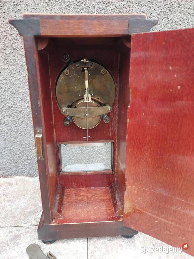 107 Stary zegar stołowy chodzik miniaturka HAU Tczew
