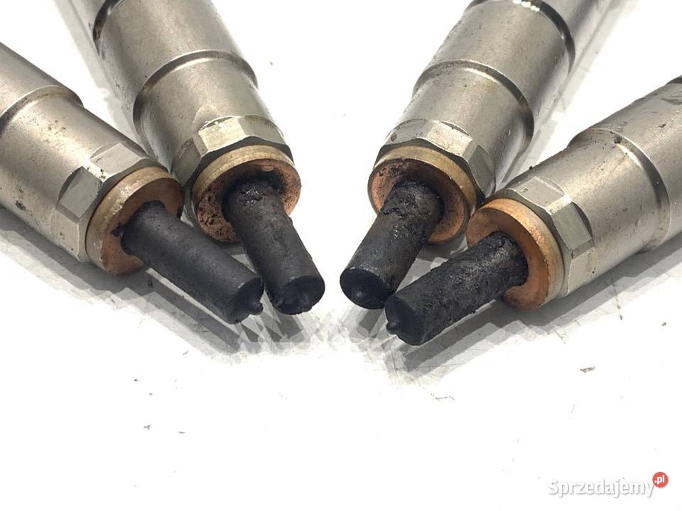 WTRYSKIWACZE KOMPLET DACIA DUSTER 0445110800 15