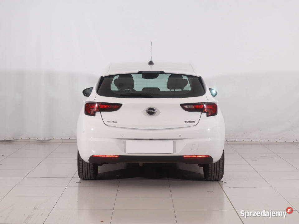 Opel Astra 14 T kamera cofania Astra