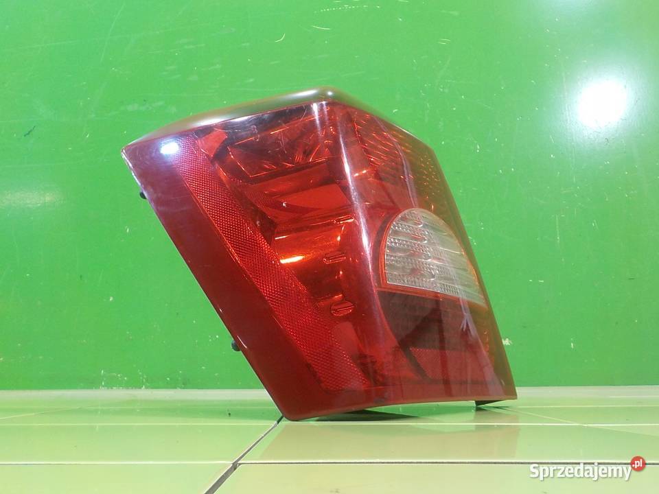 DODGE CALIBER 20 B AUT 06r 5D lampa lewa tyl mazowieckie Suków