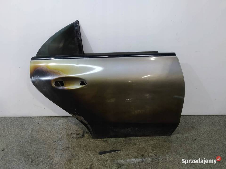 DRZWI PRAWE TYŁ W118 MercedesBenz CLAklasa II