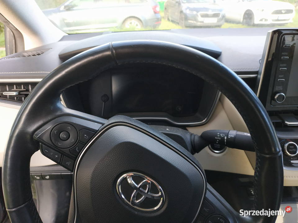 Syndyk sprzeda Toyota Corolla 16 Executive Wrocław