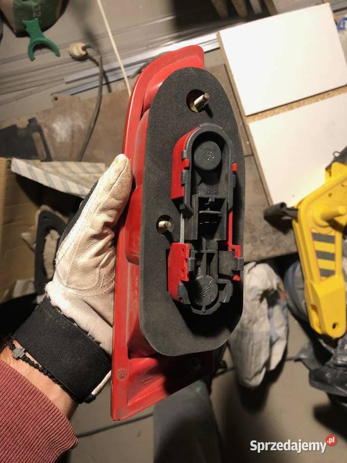 Oryginalna lampa Alfa Romeo 156 2005 prawa tył osobowe Lampy tylne Kielno