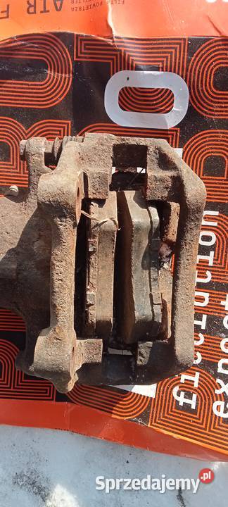 zacisk hamulcowy z jarzmem i klockami do audi Kolno