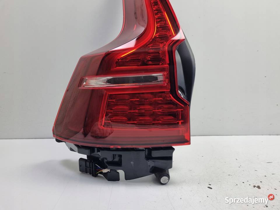 Volvo V60 II KOMBI 1823r TYLNIA TYLNA LAMPA LEWA lubelskie Janów