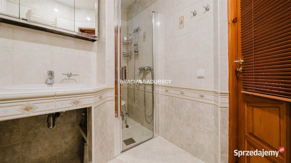 Dom wolnostojący 202m2 Pękowice asfalt