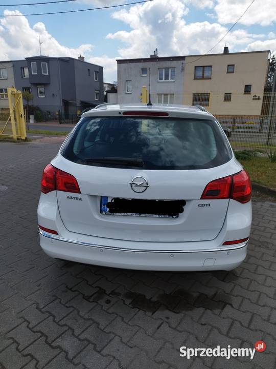 Opel Astra J nieuszkodzony
