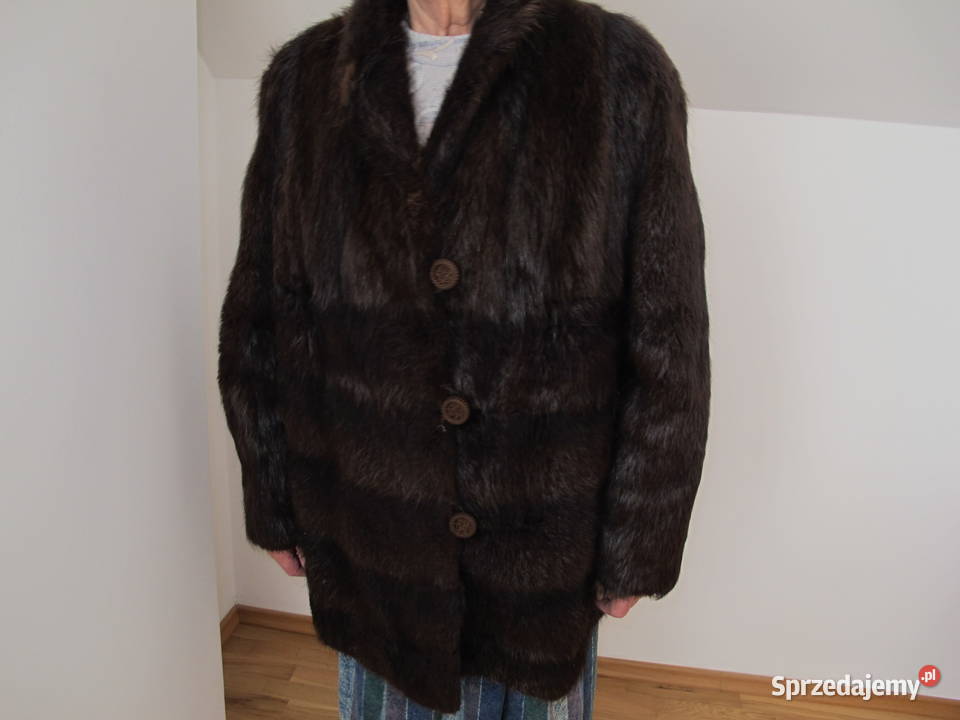 Kurtka futrzana z ciemnobrązowych nutrii o Mikołów