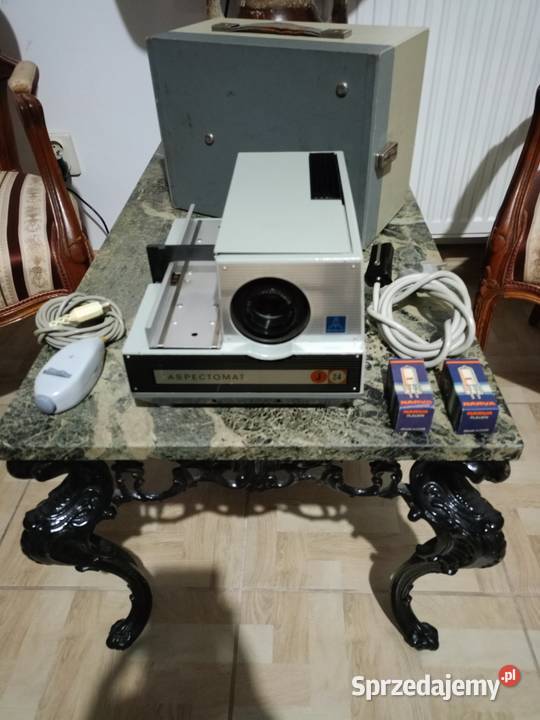 Zabytkowy Rzutnik slajdów Pentagon z pilotem Aparaty wielkopolskie Drawski Młyn