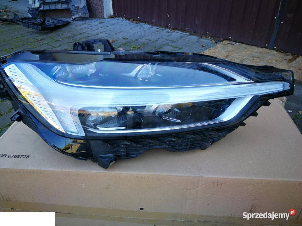 Volvo Xc60 2019 reflektor przód prawa strona OE Karoseria