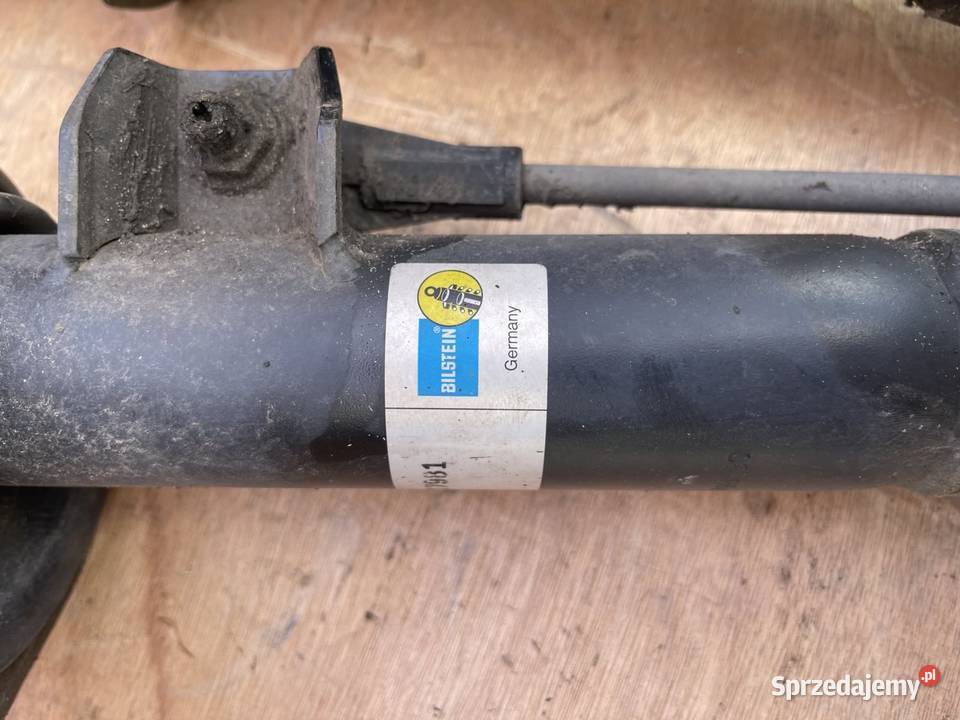 Amortyzatory przód sprężyny komplet Stalowa Wola