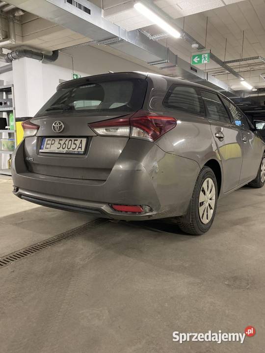 Toyota auris kombi Rok produkcji 2018 sprzedam