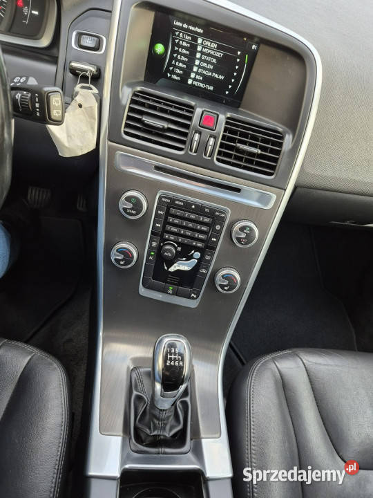 Volvo XC 60 lift skóra grzane fotele nawigacja Drelów