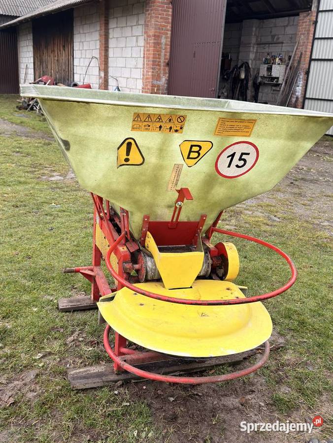 Rozsiewacz Kłos Motyl do nawozu wapna soli Rozsiewacze nawozów Kraśnik