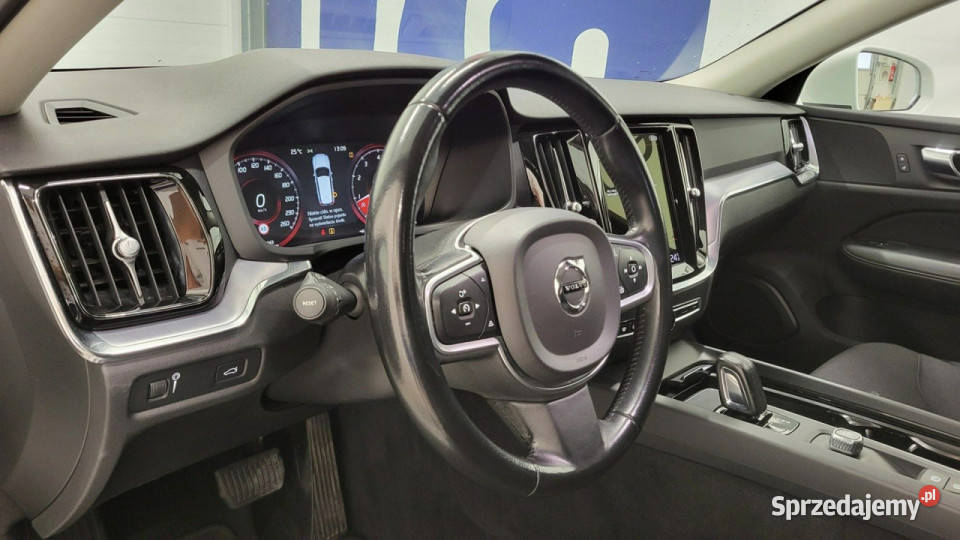 Volvo V60 B3 B Momentum Core aut II 2018 ABS Grójec