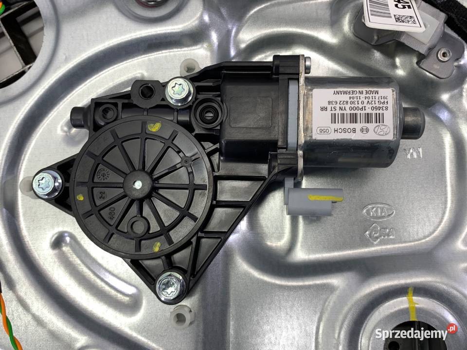 PODNOŚNIK SZYBY PRAWY TYŁ KIA VENGA 834801P010 Mechanizmy opuszczania szyb