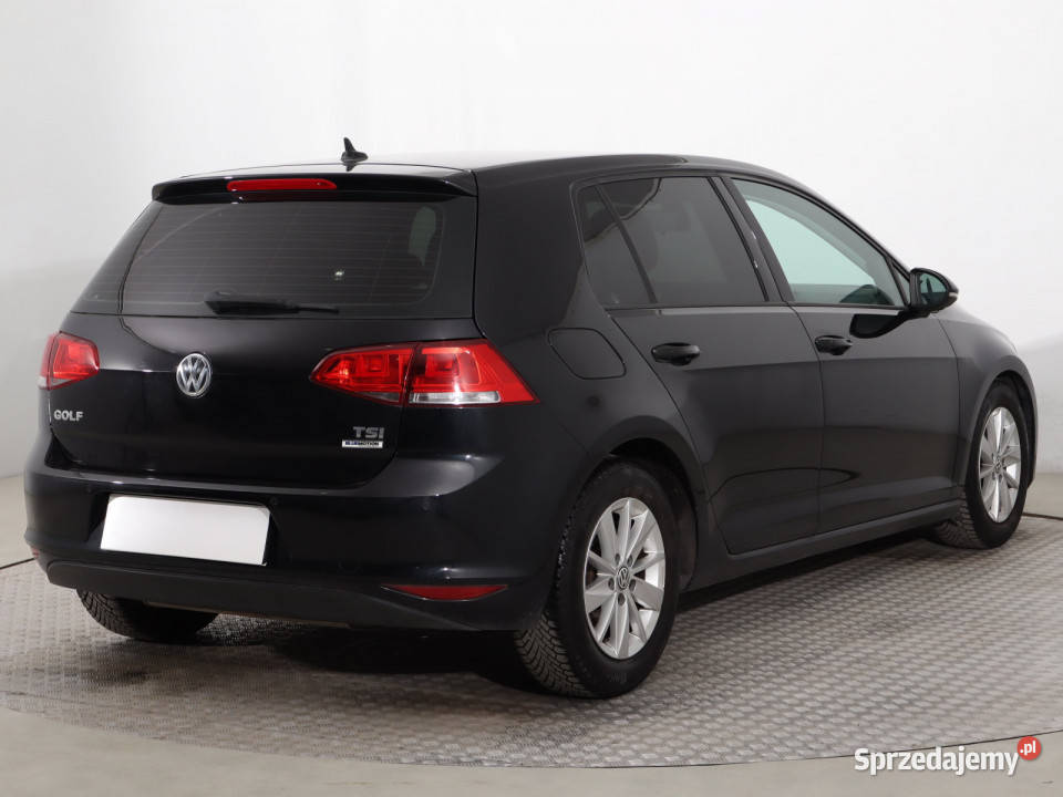 VW Golf 12 TSI manualna