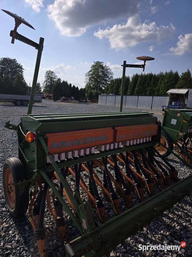 Siewnik zbożowy AMAZONE D825 SPECIAL