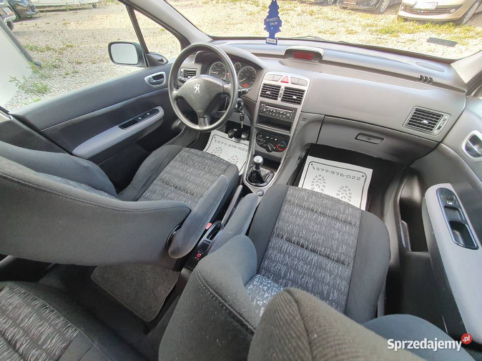Peugeot 307 2.0 HDI XT interior 