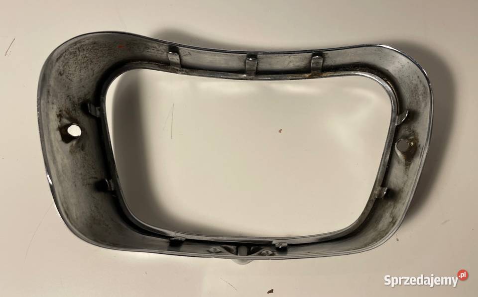 Mercedes Benz W110 Hella ramka halogen osobowe Poznań