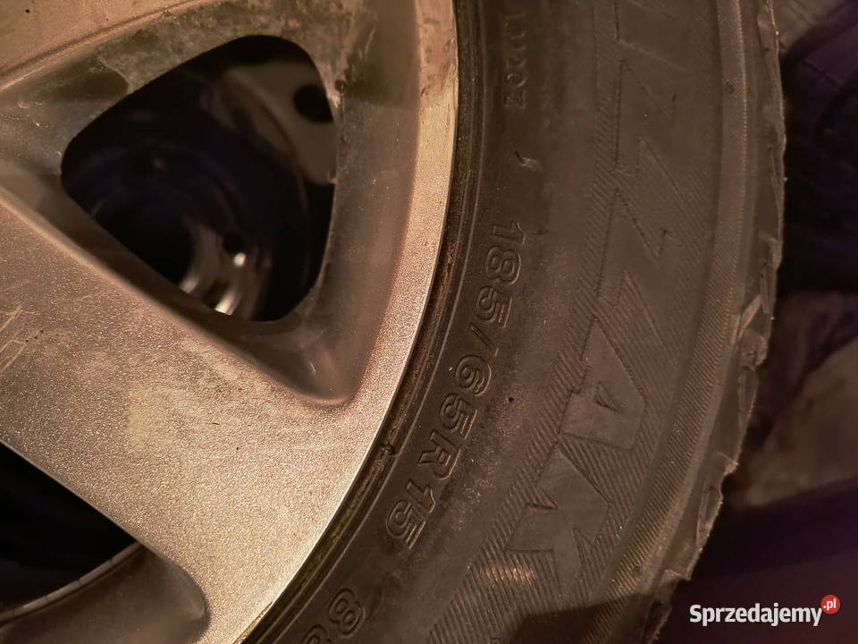 Komplet kół na felgach aluminiowych 15 NISSAN osobowe Zawieszenie i amortyzacja wielkopolskie