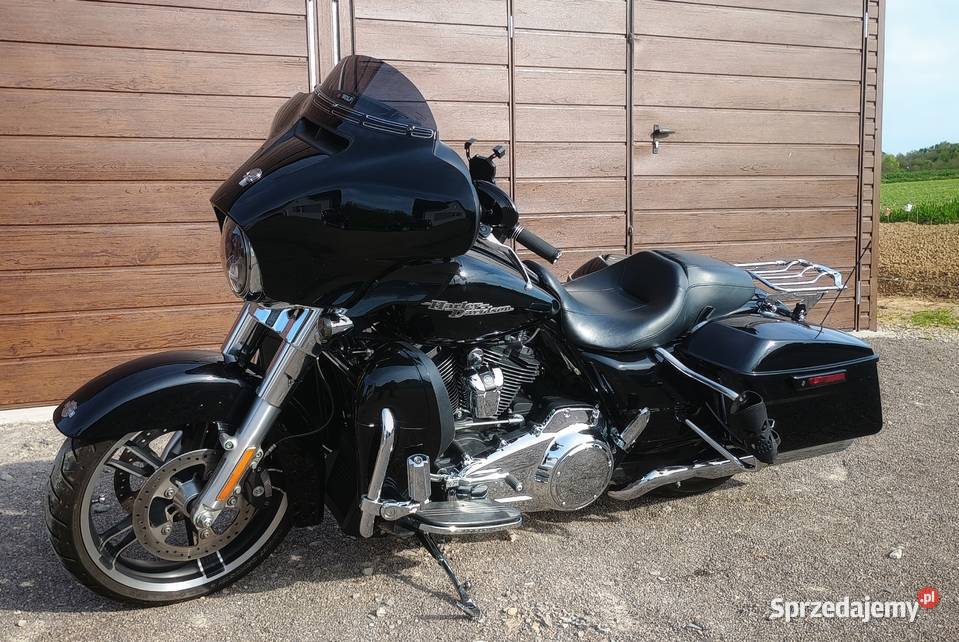 Motocykl HarleyDavidson Street Glide 2018 czterosuwowy Opatów