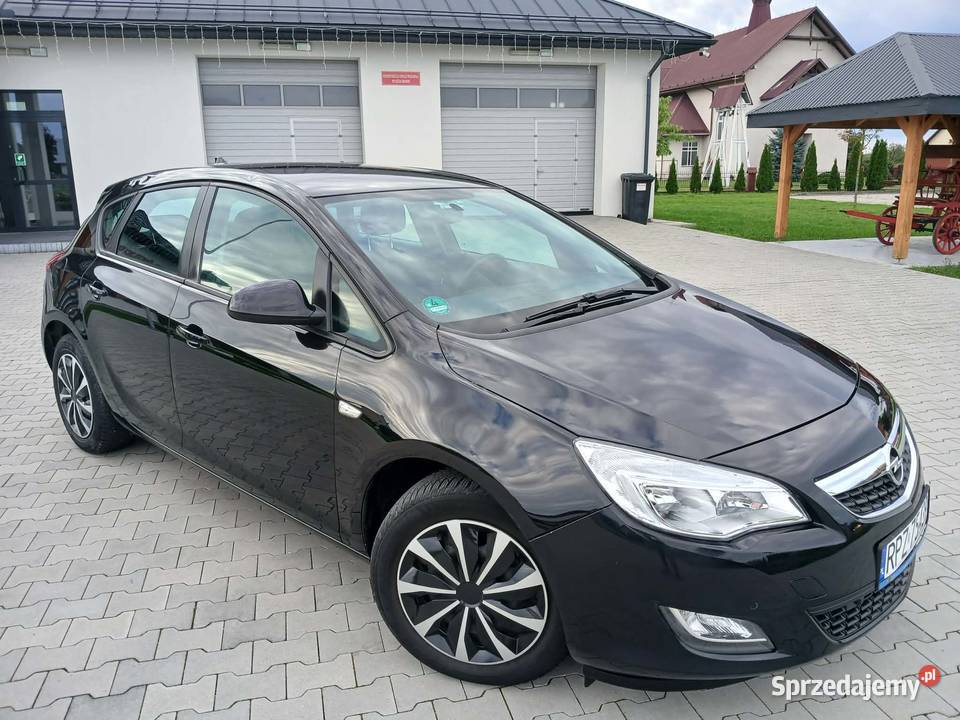 Opel Astra J 2010 16 benzyna 115 200 Grzane podkarpackie Przeworsk sprzedam