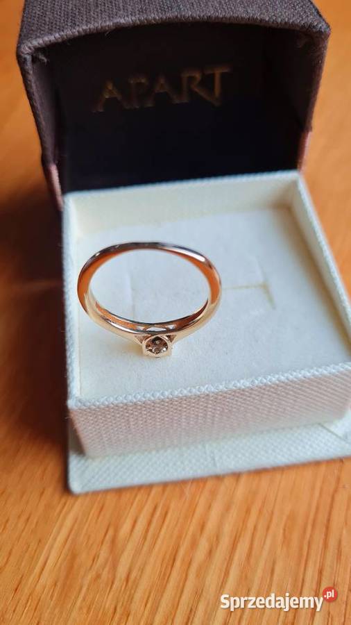 Złoty pierścionek 585 Lśniący z 7 brylantami 19