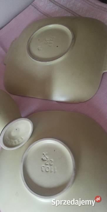 Przepiękna amfora i 2 Patery
Sygnowana HHR
Firmę pomorskie Gdańsk