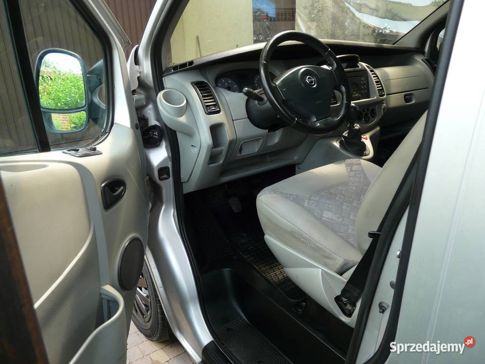 Opel Vivaro 19 CDTi 9 osobowyskrzynia biegów 6 1870cm3 Vivaro sprzedam
