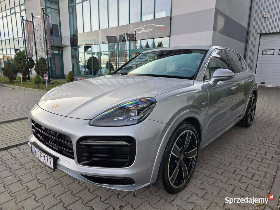 Porsche Cayenne eHybrid Sport Design Masaże Rok produkcji 2019 Węgrzce