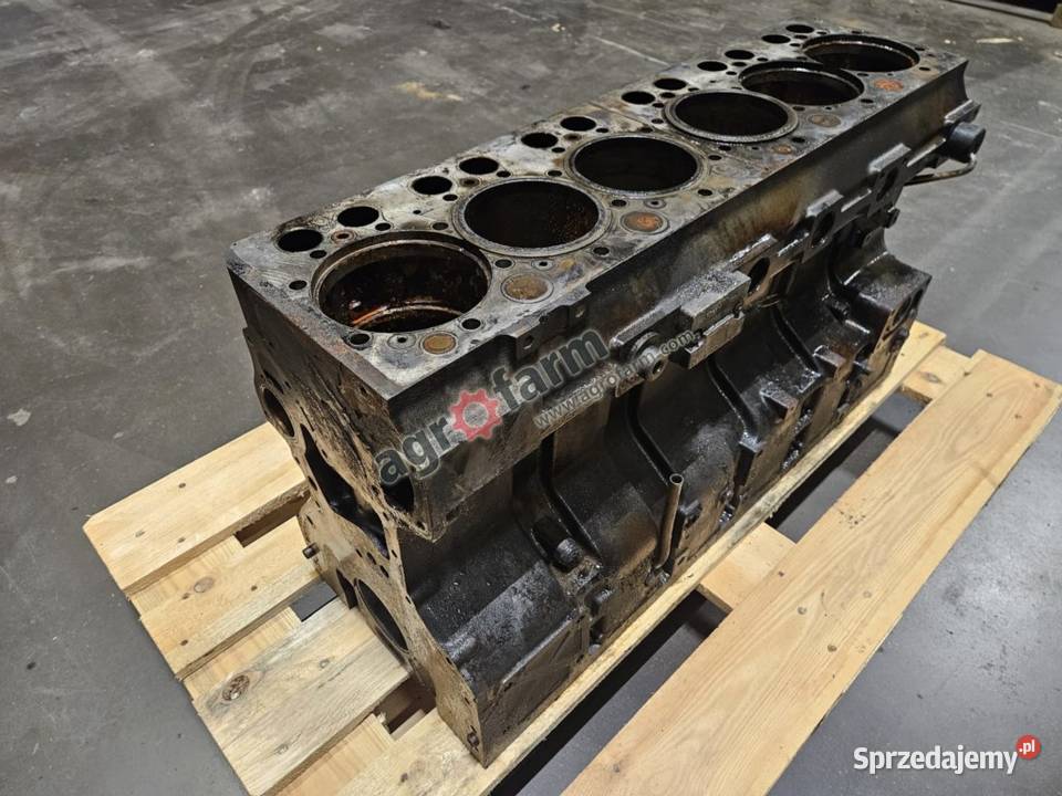 Blok silnika Massey Frguson 8690 8680 8670 8660 Byków