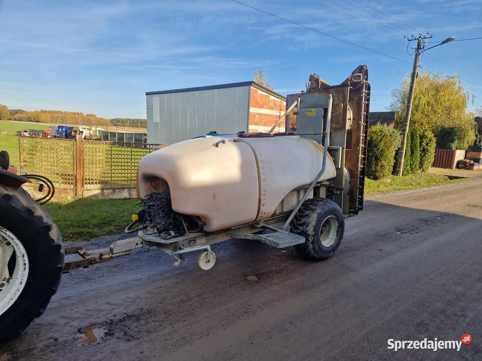 opryskiwacz sadowniczy CLM 2000 litrów kolumna Zelów sprzedam