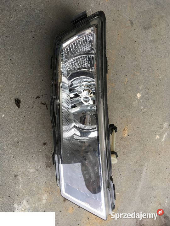 SKODA RAPID HALOGEN PRAWY LED DRL 5JA941700B Kozubszczyzna